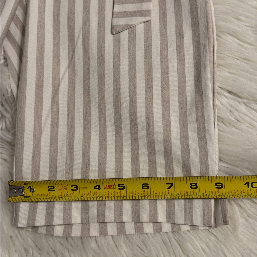 Attyre Beige and White Striped Shorts size 8 brand new inseam 11” waist 30”elas - Picture 7 of 8